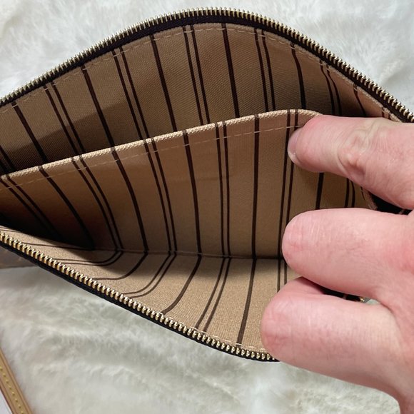 Louis Vuitton NWT New Neverfull Wristlet Clutch Brown Monogram Canvas LV - Picture 10 of 11